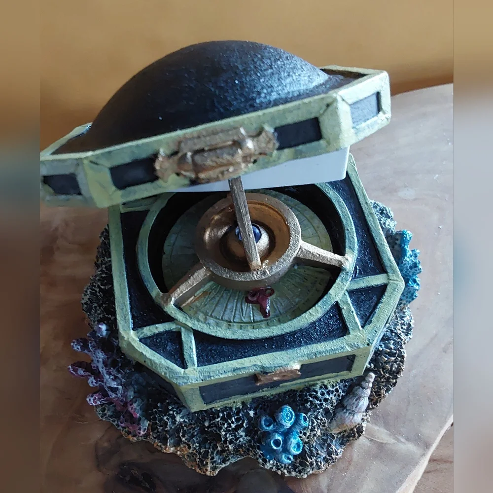 PENN-PLAX 2 PIECE DISNEY PIRATES AQUARIUM ACCESSORIES